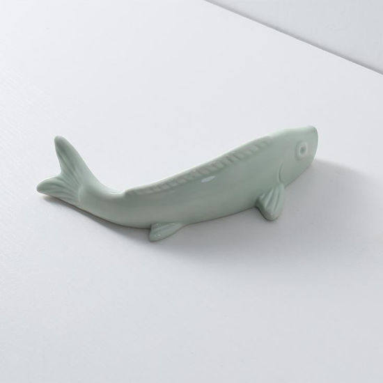 ヨーロッパのシンプルなスタイルのサメデザインセラミック吊り花瓶