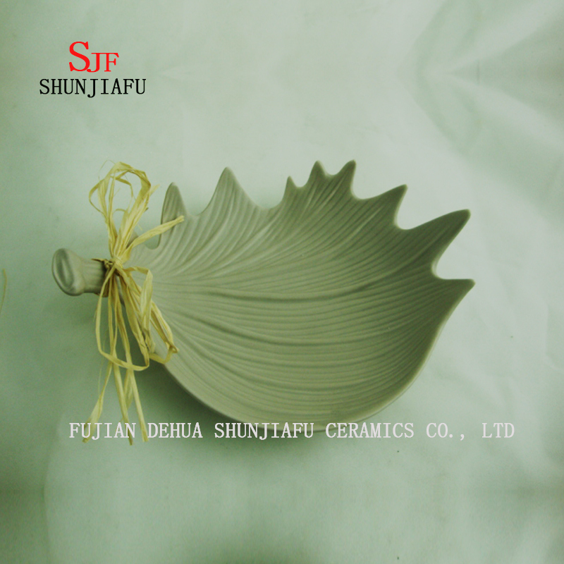 アントラーズシェイプフィーチャークリエイティブな装飾プレート3サイズ、セラミック皿/ S