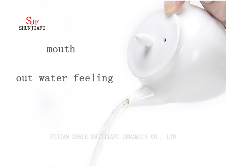 装飾のための白い古典的な6カップセラミックティーポット