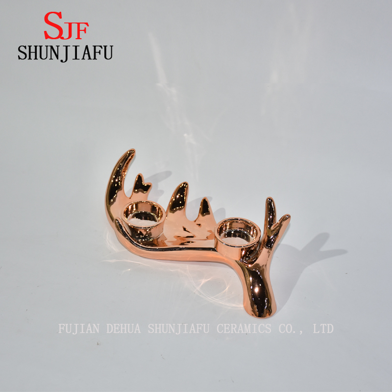 家の装飾/クリスマスフェスティバルの電気めっきセラミック鹿キャンドルスタンド