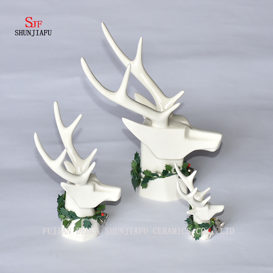 幸運を;セラミック鹿の形のクリスマスの装飾、ホリデーギフト。