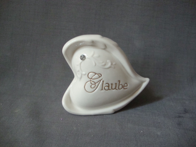 磁器の家の装飾人工水晶で形作られたハートホワイト