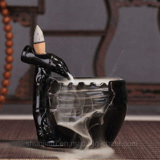 セラミック水瓶の形の家の装飾の煙の逆流香炉