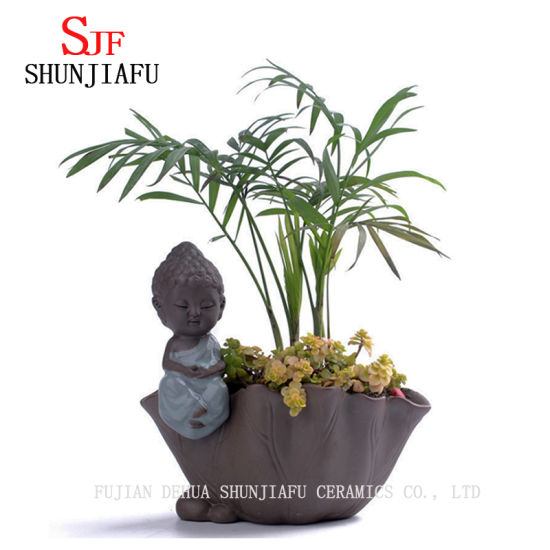 セラミックの家/庭のヴィンテージの植木鉢と小さな僧侶と仏