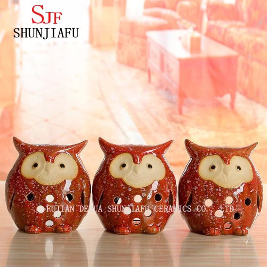 装飾的な3つの小さなセラミックフクロウの置物の家の装飾のギフトの家のセット