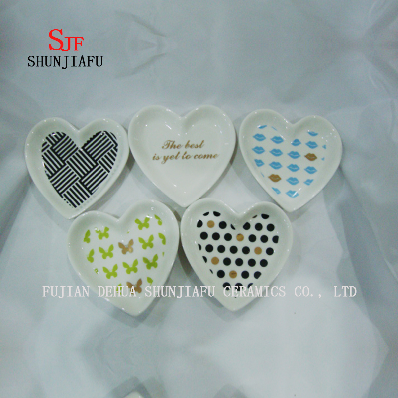 セラミック調味料皿前菜皿・磁器皿皿・食器（ハート型）