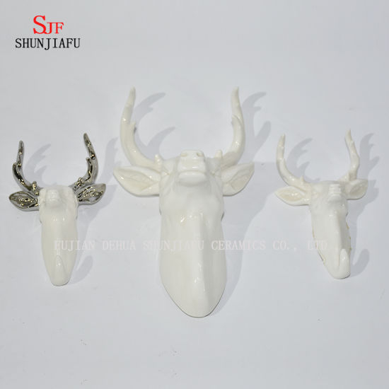 白いセラミック剥製鹿の頭の壁の装飾