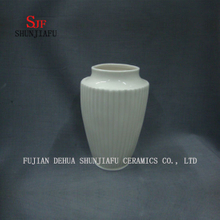 装飾用白いセラミックフルート花瓶