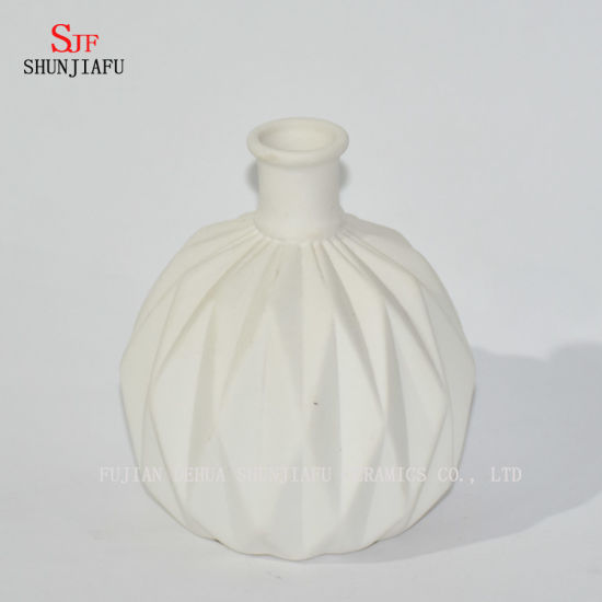 シンプルでユニークなセラミック花瓶