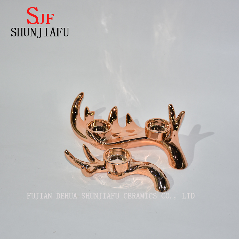 家の装飾/クリスマスフェスティバルの電気めっきセラミック鹿キャンドルスタンド