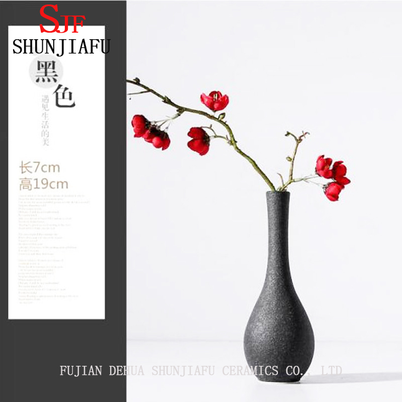 シンプルなヨーロピアンスタイルの家庭用装飾はシンプルでモダンな白と黒のセラミック花瓶/花瓶です