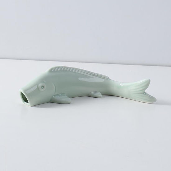 ヨーロッパのシンプルなスタイルのサメデザインセラミック吊り花瓶