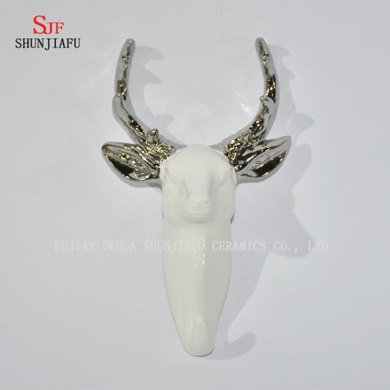 白いセラミック剥製鹿の頭の壁の装飾