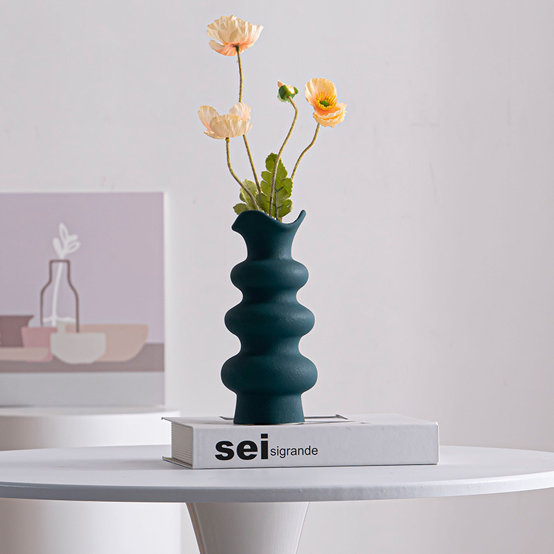ピンク、青、黒、白、3層のフラワースタイルのデザイン自宅の装飾用のセラミック花瓶