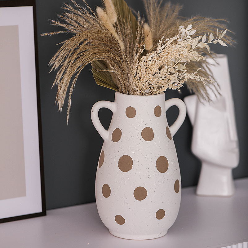 2つの耳付きセラミック花瓶ゴールドドットパターンセラミックフェイスデザイン花瓶、フラワーアレンジメントコンテナホーム家具装飾