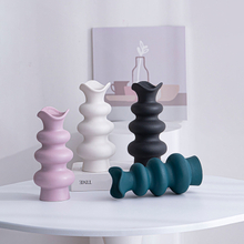 ピンク、青、黒、白、3層のフラワースタイルのデザイン自宅の装飾用のセラミック花瓶