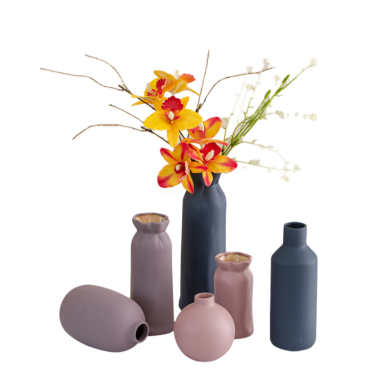 磁器花瓶の花の配置セラミック花瓶