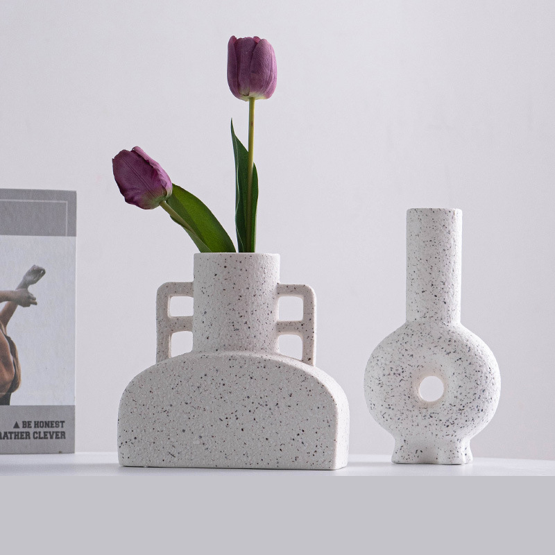 創造性とイノベーションスタイルのデザイン磁器花瓶ホームデスクトップデコレーション白い砂顆粒セラミック花瓶を感じる