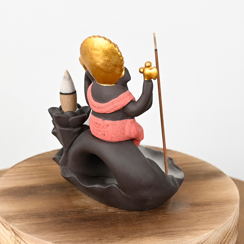 赤いセラミックガネーシャスタイルの滝逆流香炉