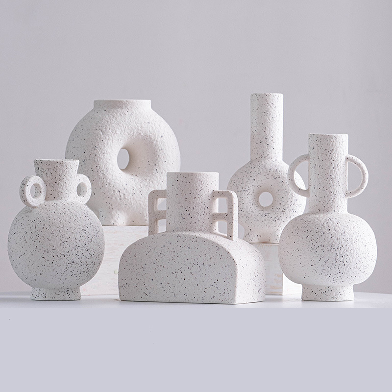創造性とイノベーションスタイルのデザイン磁器花瓶ホームデスクトップデコレーション白い砂顆粒セラミック花瓶を感じる