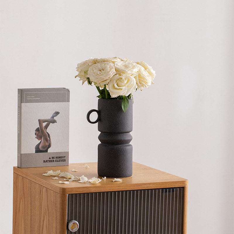 さまざまな色とスタイルのカスタマイズされた処理を受け入れるピンク、白黒のセラミックの花瓶