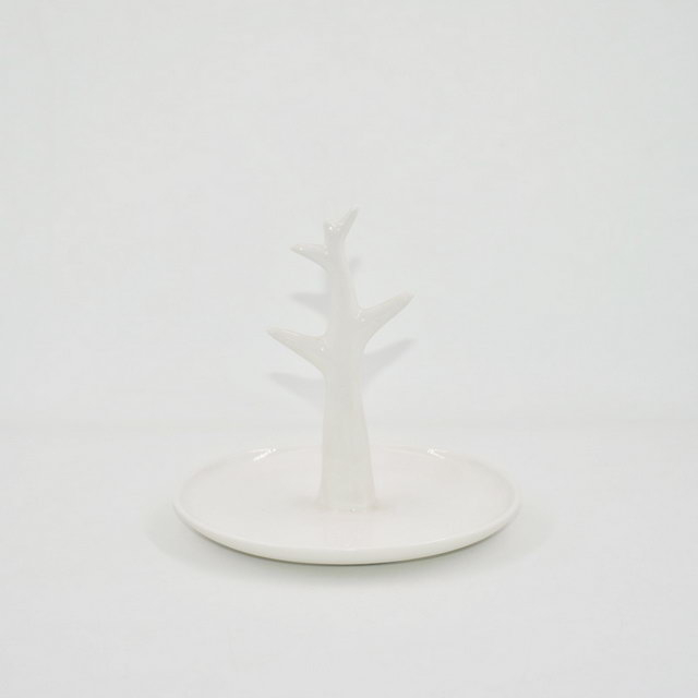 白い色の家の装飾のギフトの装身具の皿の宝石類の表示皿の結婚のギフトの陶磁器リングホールダー