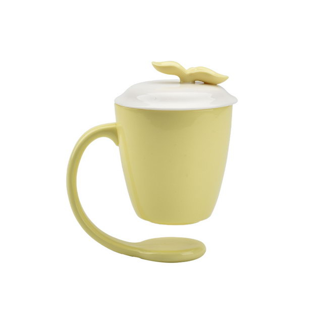 ハンドルとふたが付いている陶磁器のコーヒー・マグを浮かべている黄色い家の装飾の注文の中断のマグ