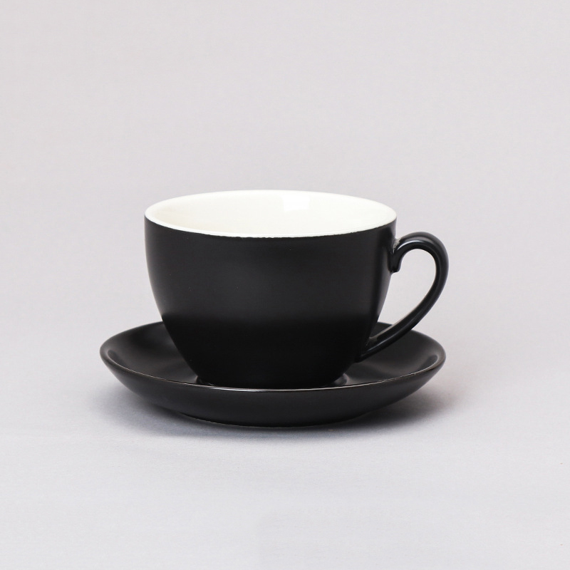 カスタムロゴギフトボックス磁器コーヒーマグ320mlブラック、ホワイトセラミックカッププレートとマッチコーヒーセラミックカップセット