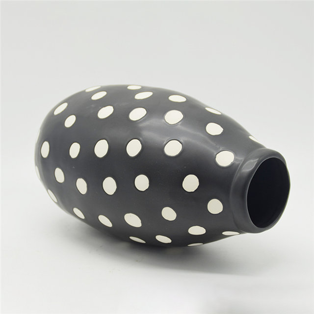 家の装飾装飾卓上セラミック花瓶デスクトップの装飾多面体症白い点で艶をかけられた黒セラミック花瓶