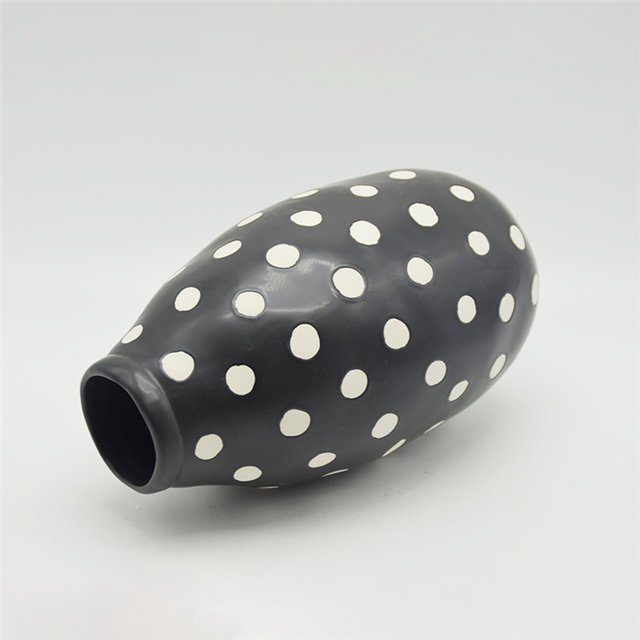 家の装飾装飾卓上セラミック花瓶デスクトップの装飾多面体症白い点で艶をかけられた黒セラミック花瓶