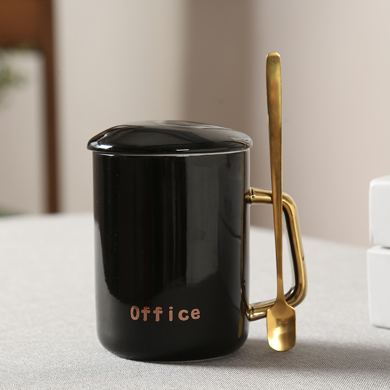 カスタムロゴギフトボックス磁器のコーヒーマグ360 ml黒、白釉釉薬ゴールドハンドルセラミックカップカバーセラミックカップ