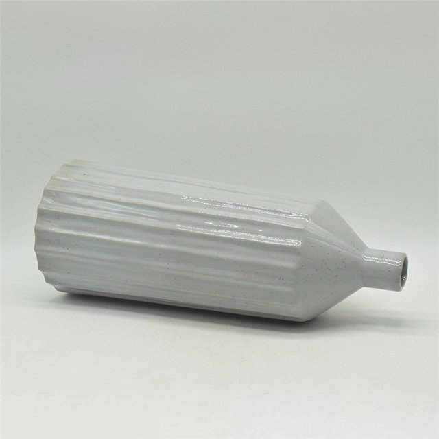 家の装飾の装飾卓上セラミック花瓶デスクトップ装飾多面体症灰色白い立方体セラミック花瓶