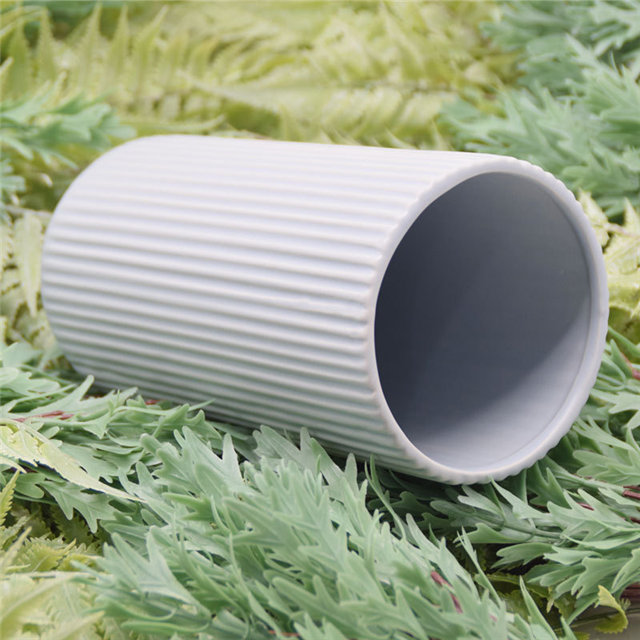 家の装飾の装飾卓上セラミック花瓶デスクトップ装飾多面体灰色と白のセラミック花瓶