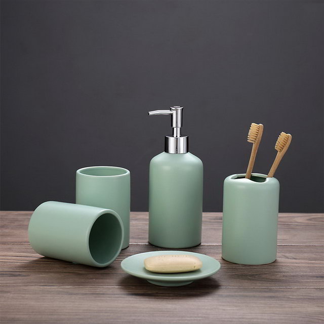 ピンク色は5つの浴室の衛生浴室の付属品の陶磁器の浴室の付属品セットを置きました